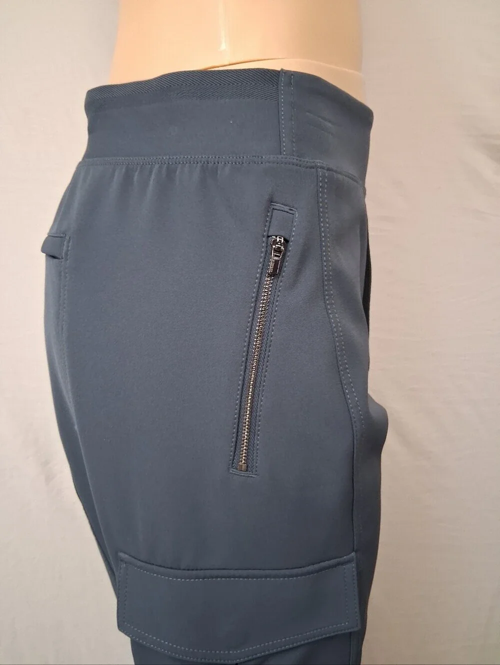 Athleta Women 's Slate Gray Cargo Pants Size 16